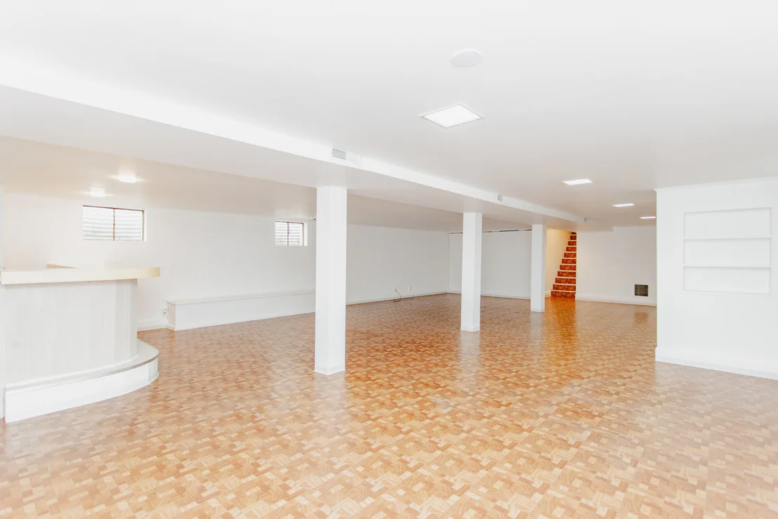 Photo of 818 Leahy Circle