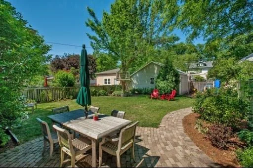 Photo of 2204 Forestview Road