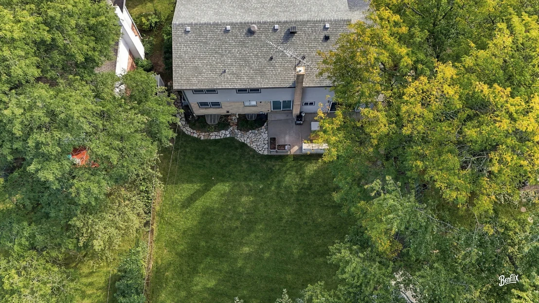 Photo of 4 W Suffield Drive
