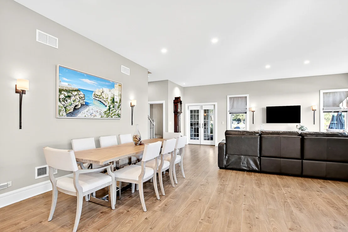 Photo of 827 Edgewater Parkway