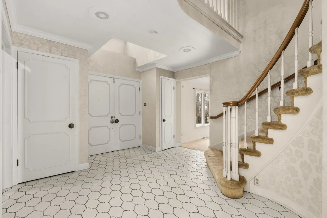 Photo of 30 Strauss Lane