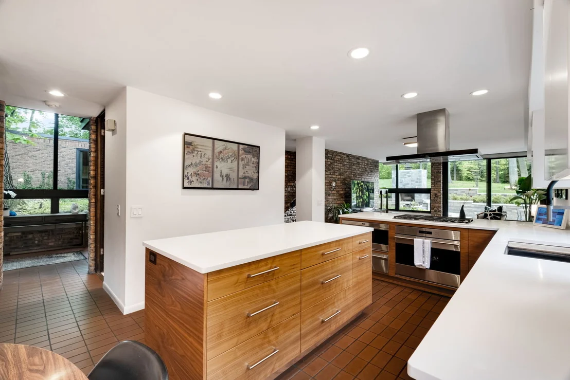 Photo of 3290 Brook Road