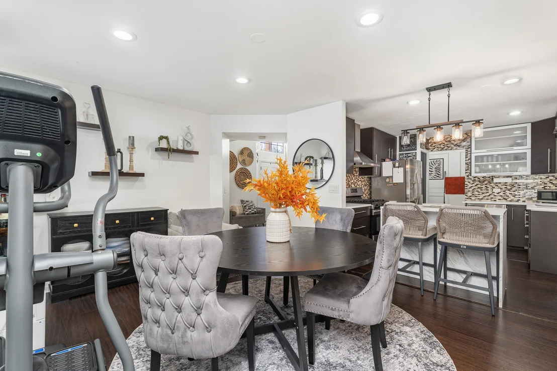 Photo of 568 Cambridge Drive