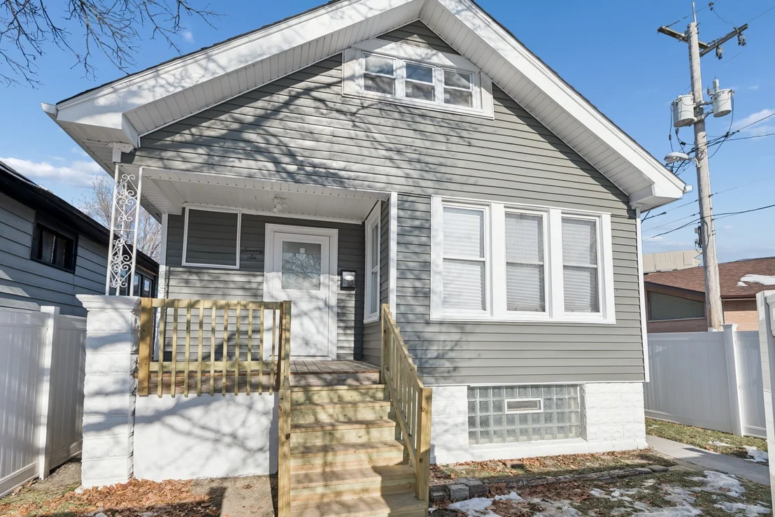 Photo of 76 E 100th Place