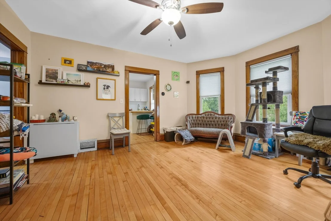 Photo of 4029 Amelia Avenue