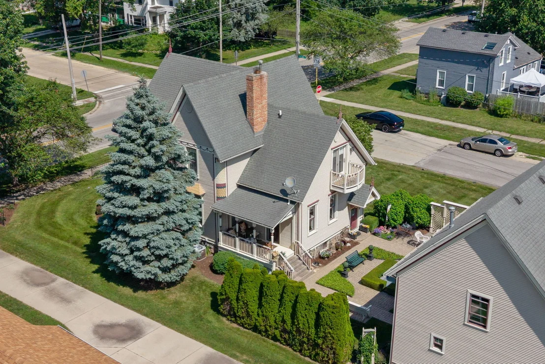 Photo of 325 N State Street