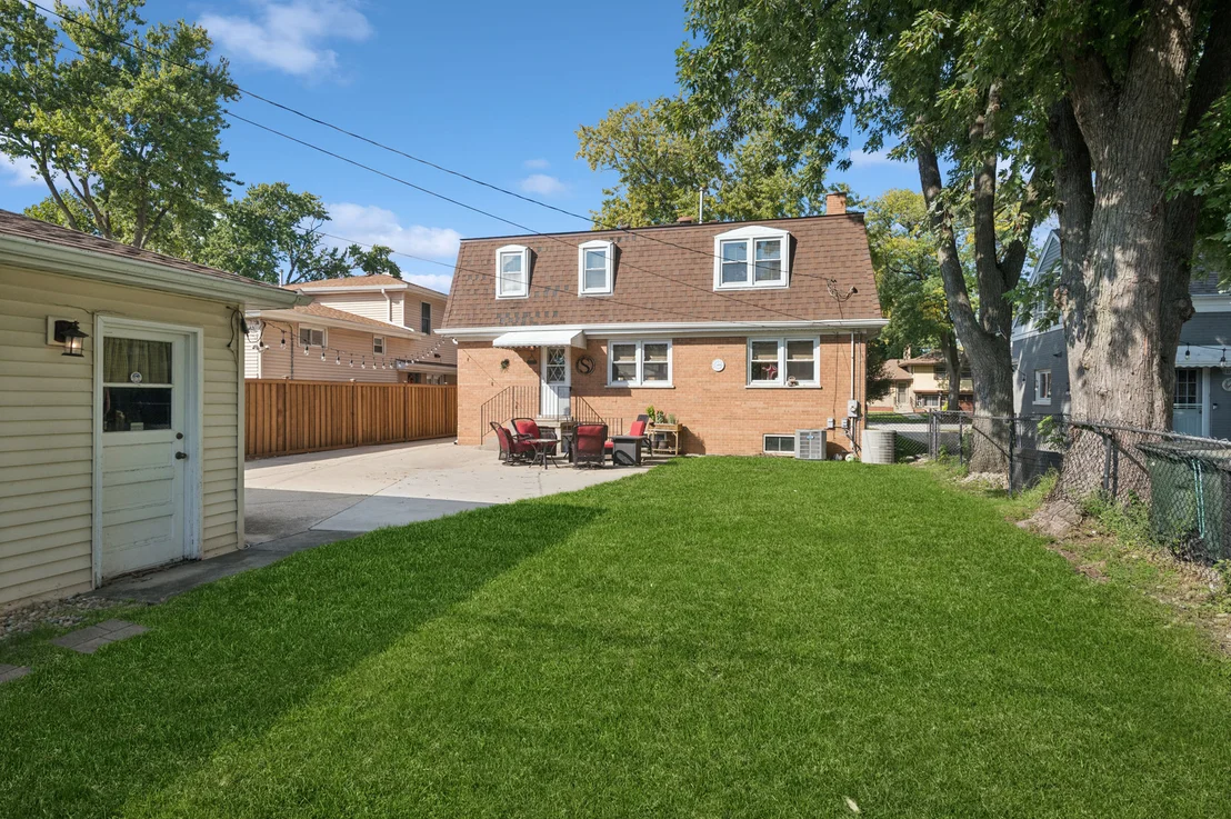 Photo of 9043 Bartlett Avenue