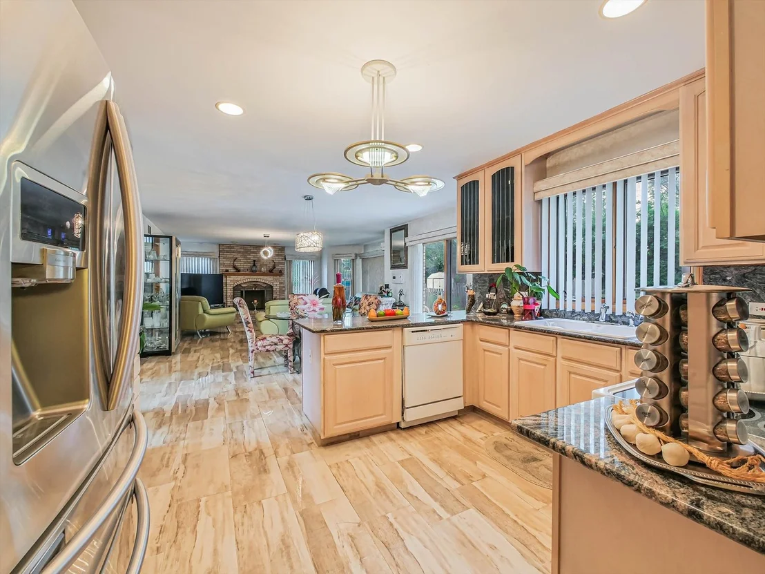 Photo of 1212 Grove Avenue