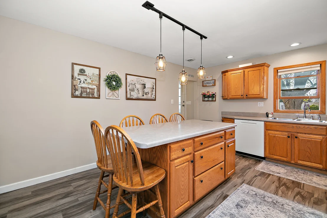 Photo of 325 N Elm Street