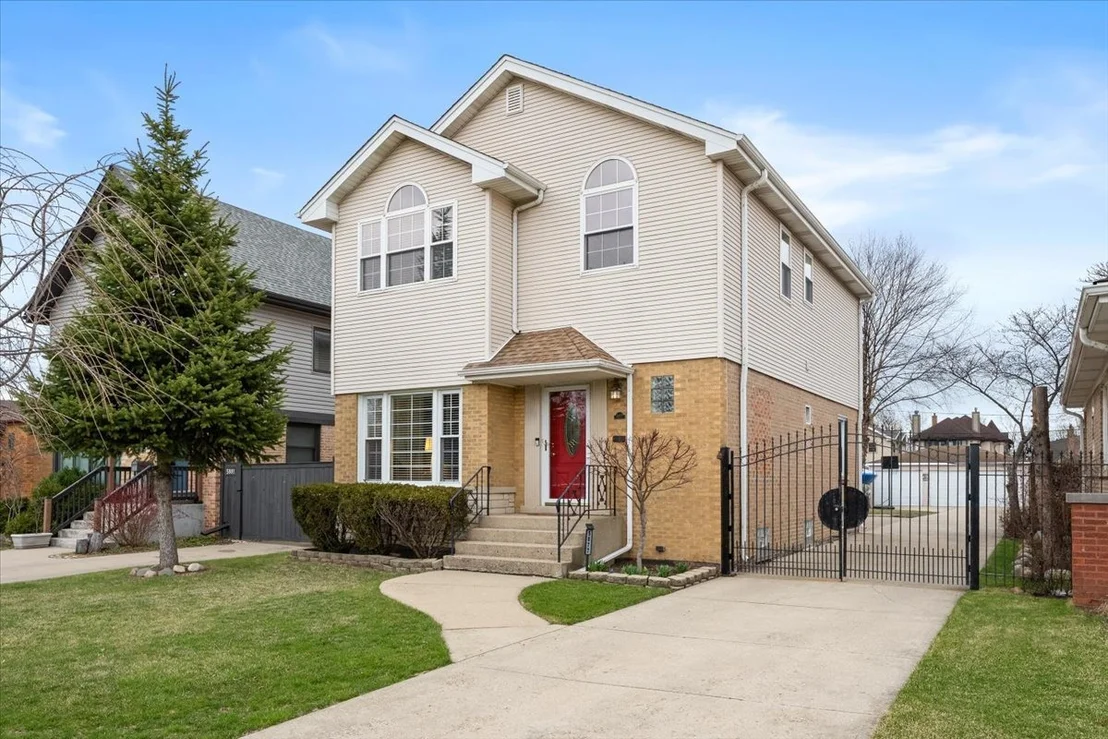 Photo of 5877 N Central Avenue