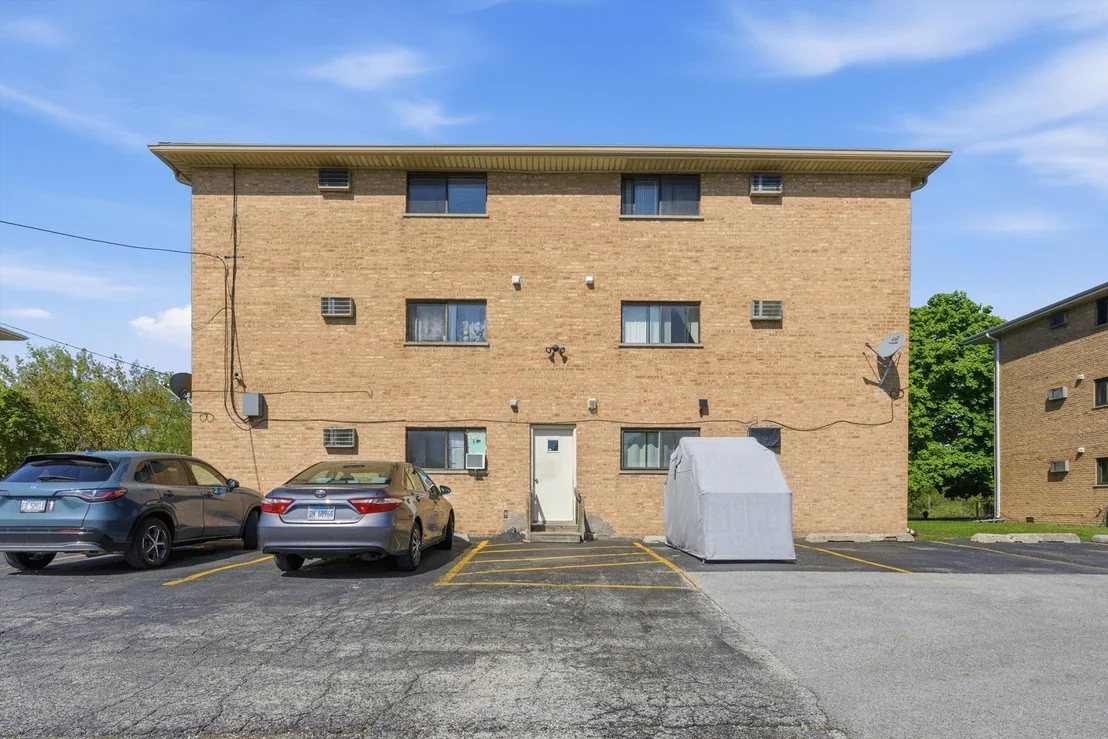 Photo of Unit 3B at 8039 Beloit Avenue