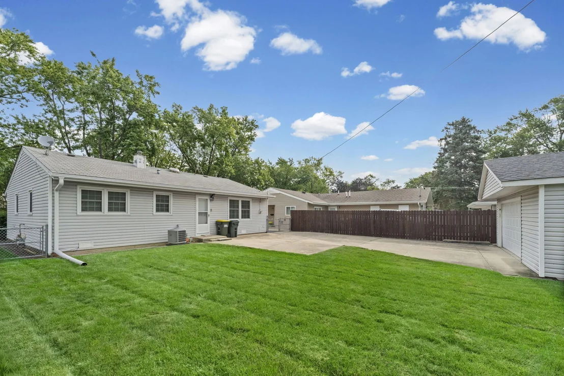 Photo of 2207 Kingfisher Lane