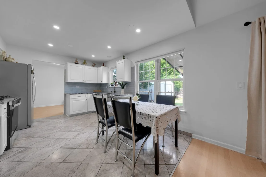 Photo of 135 PINEHURST Drive
