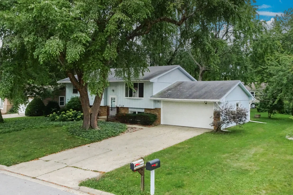Photo of 109 S Bone Drive