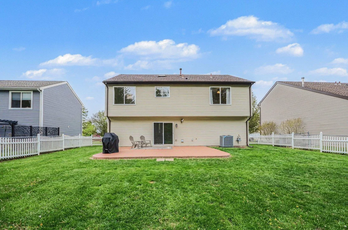 Photo of 6883 Maplelawn Drive