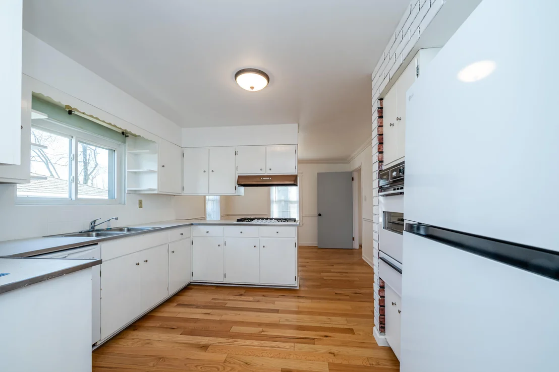 Photo of 547 Archer Avenue