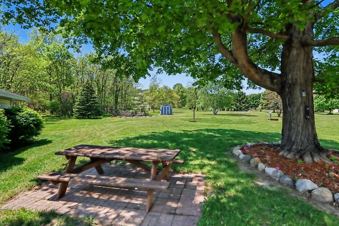 Photo of 588 River Road