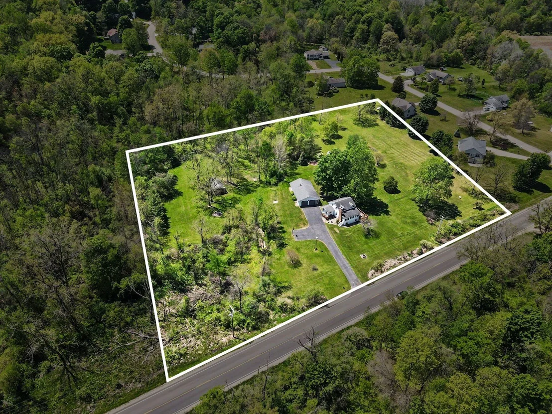 Photo of 588 River Road