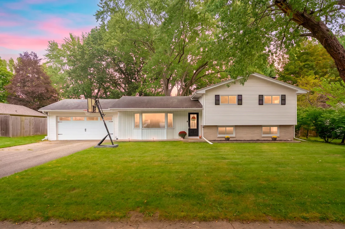 Photo of 8237 Lovers Lane