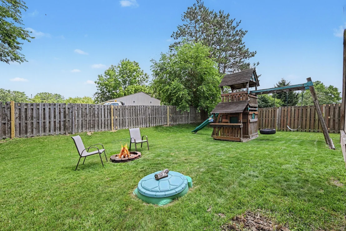 Photo of 6059 Mapleview Lane