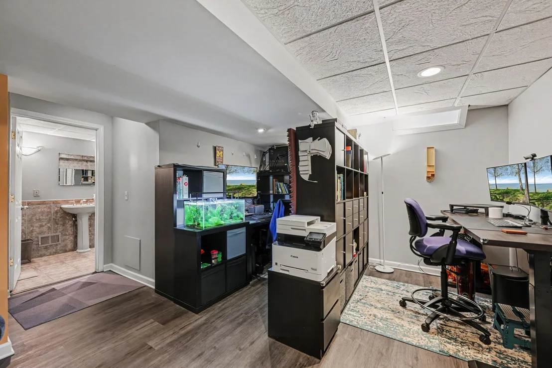 Photo of 6059 Mapleview Lane