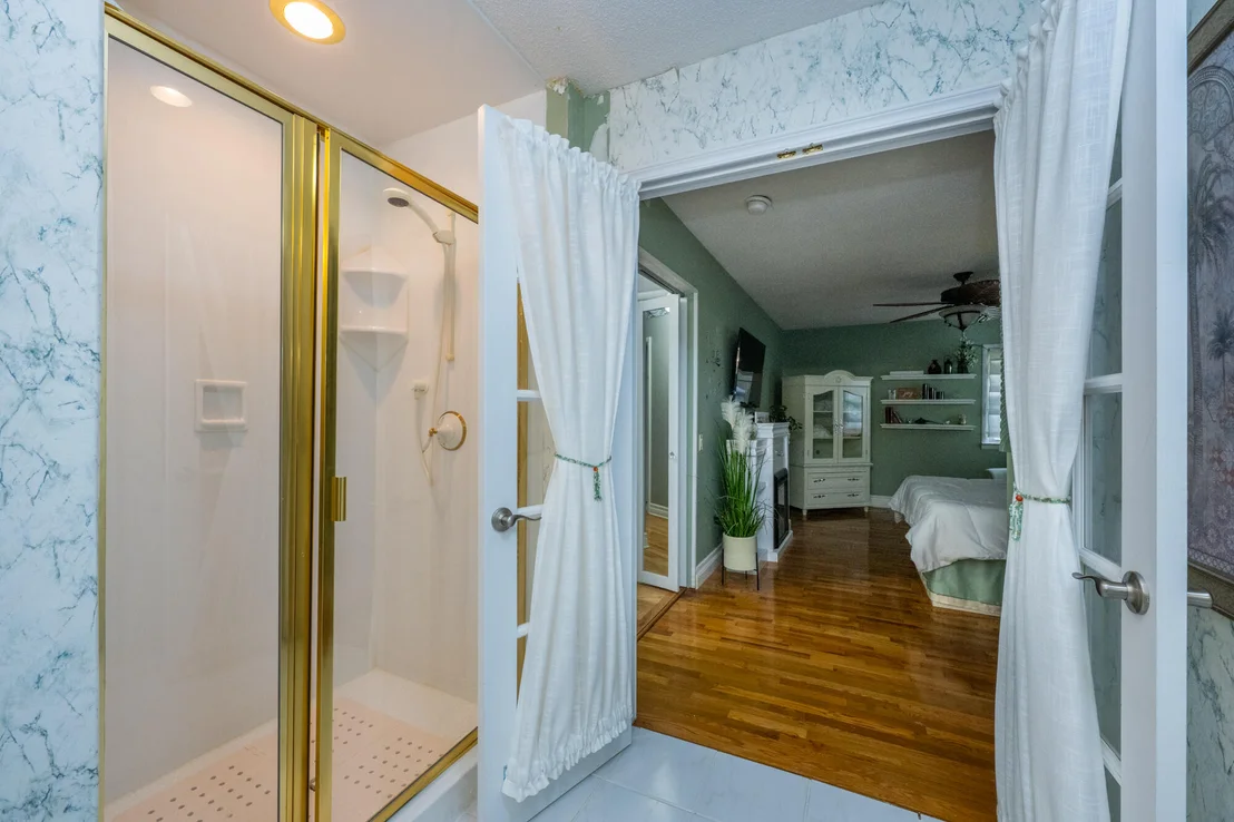 Photo of 2110 Commonwealth Road