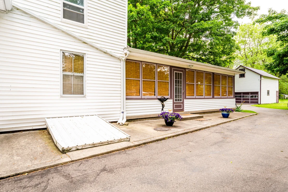 Photo of 413 W Front Street