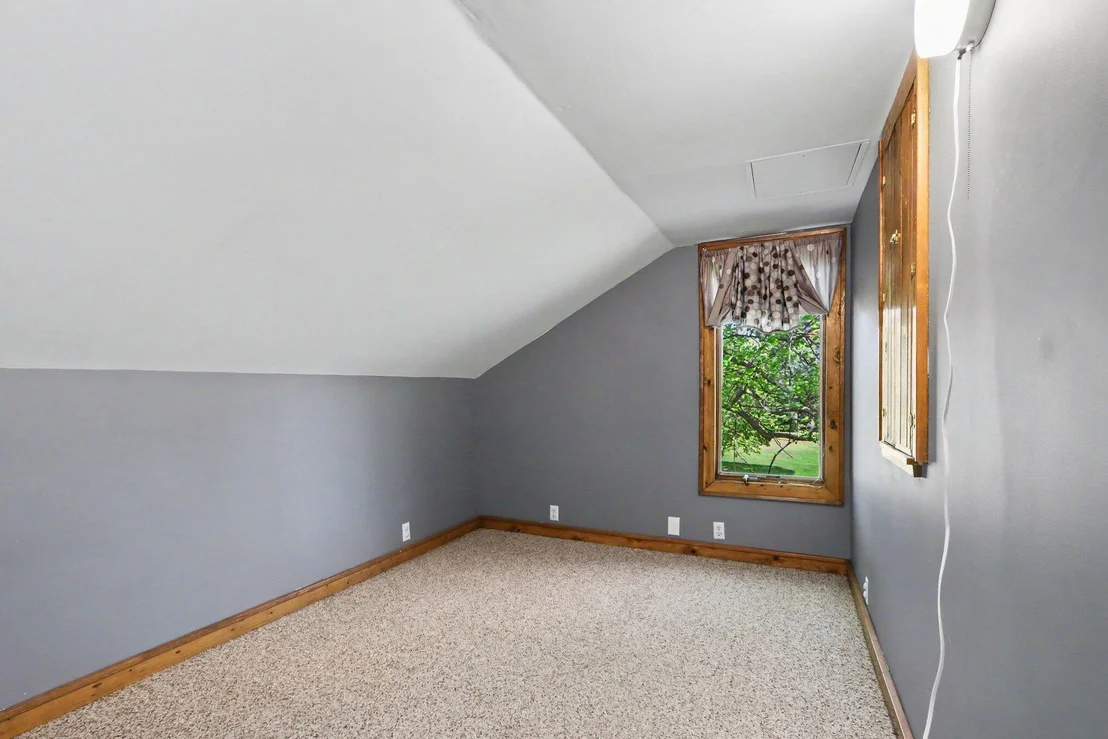 Photo of 588 River Road