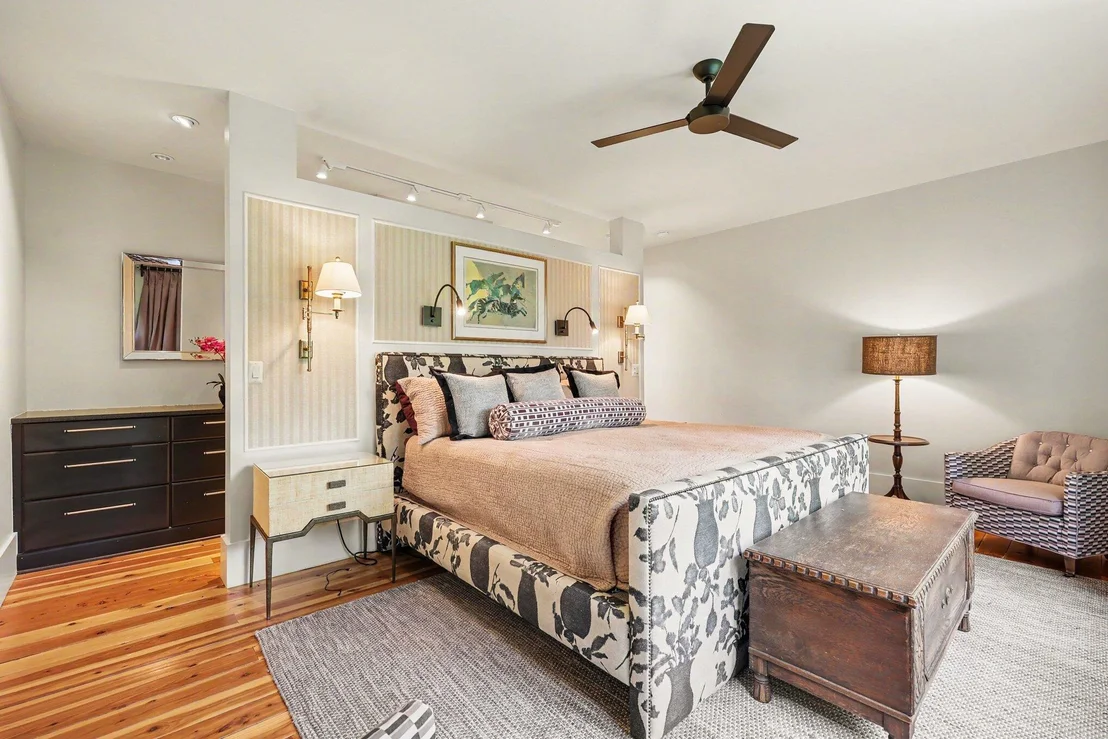 Photo of 1155 W Huron River Drive