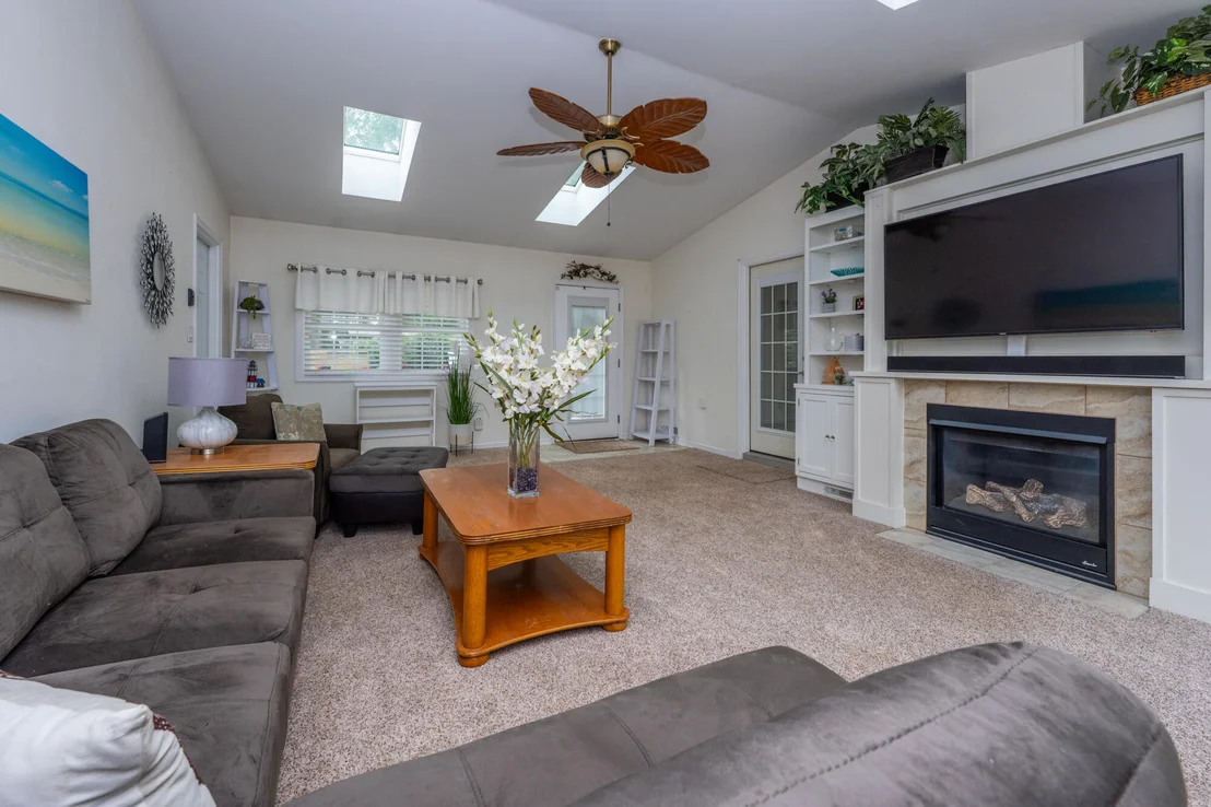 Photo of 2110 Commonwealth Road