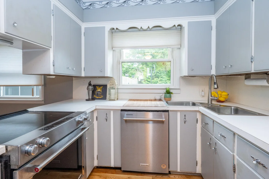 Photo of 2110 Commonwealth Road
