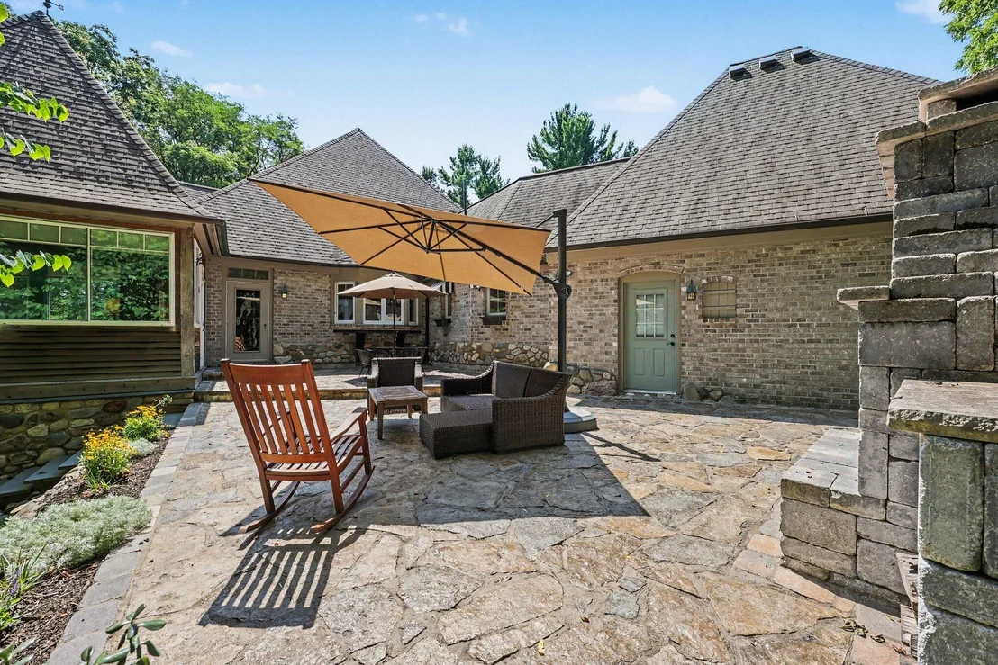 Photo of 1155 W Huron River Drive