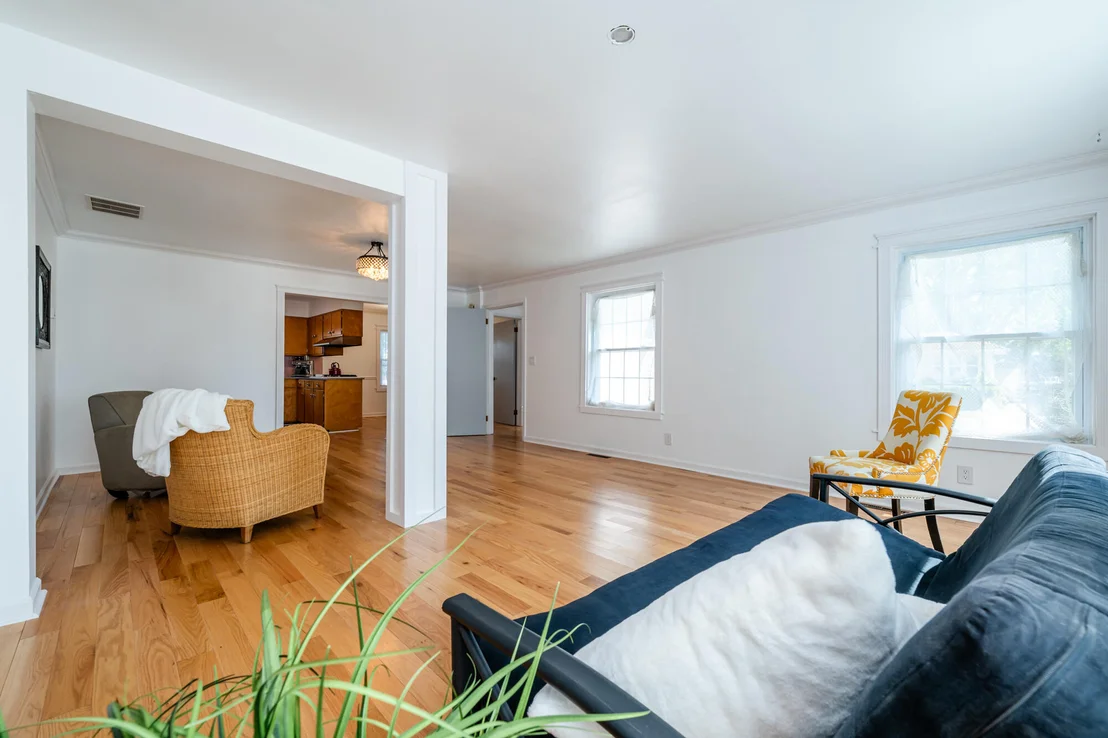 Photo of 547 Archer Avenue