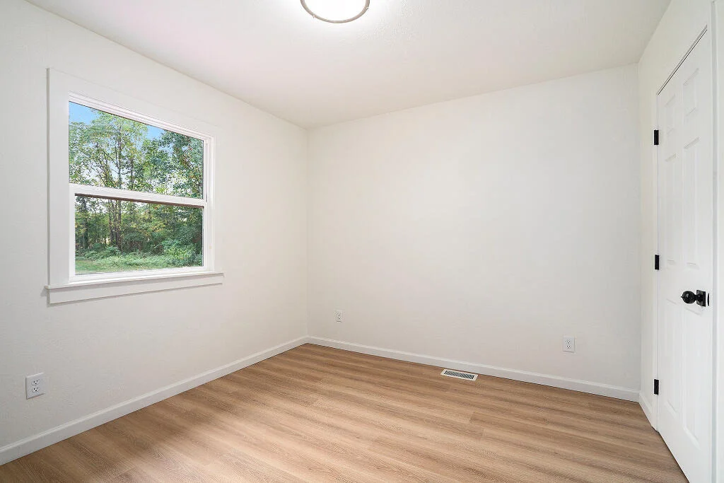 Photo of 14061 Riverside Drive