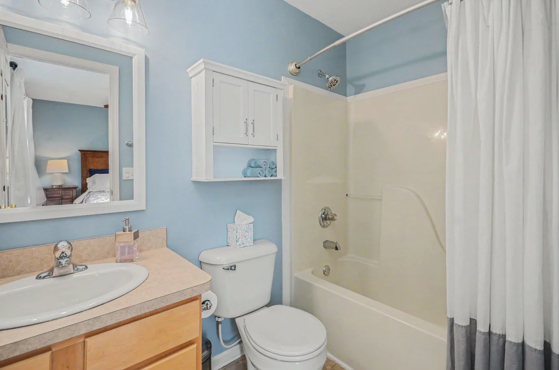 Photo of 6883 Maplelawn Drive