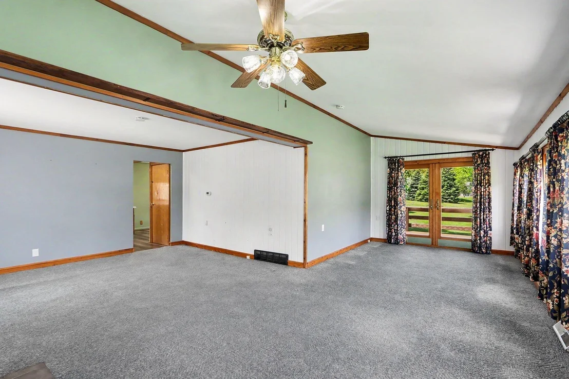 Photo of 588 River Road