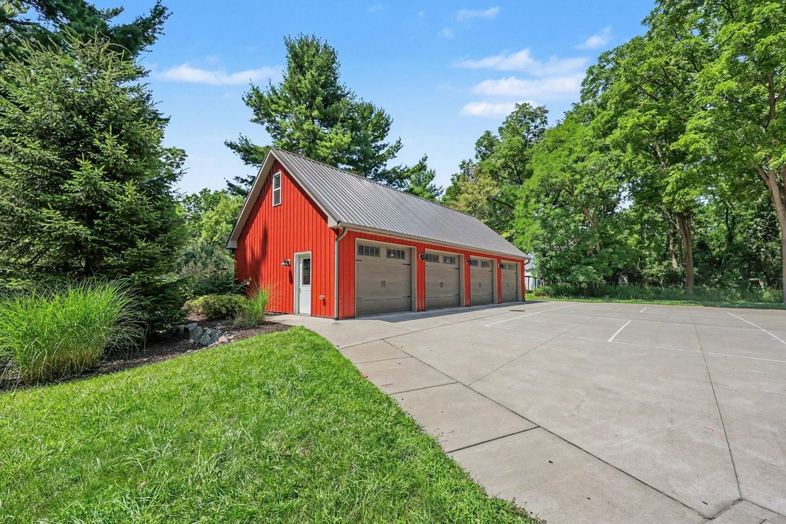 Photo of 1155 W Huron River Drive
