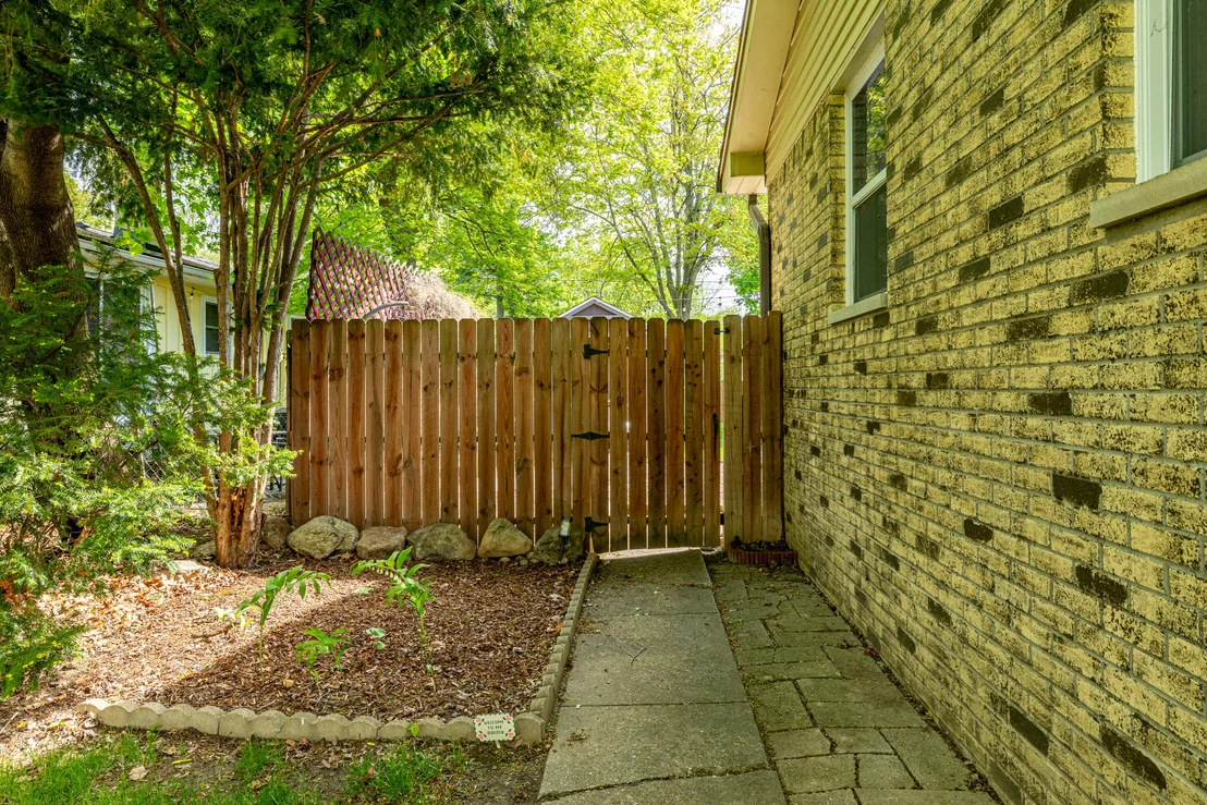 Photo of 454 Mills Road