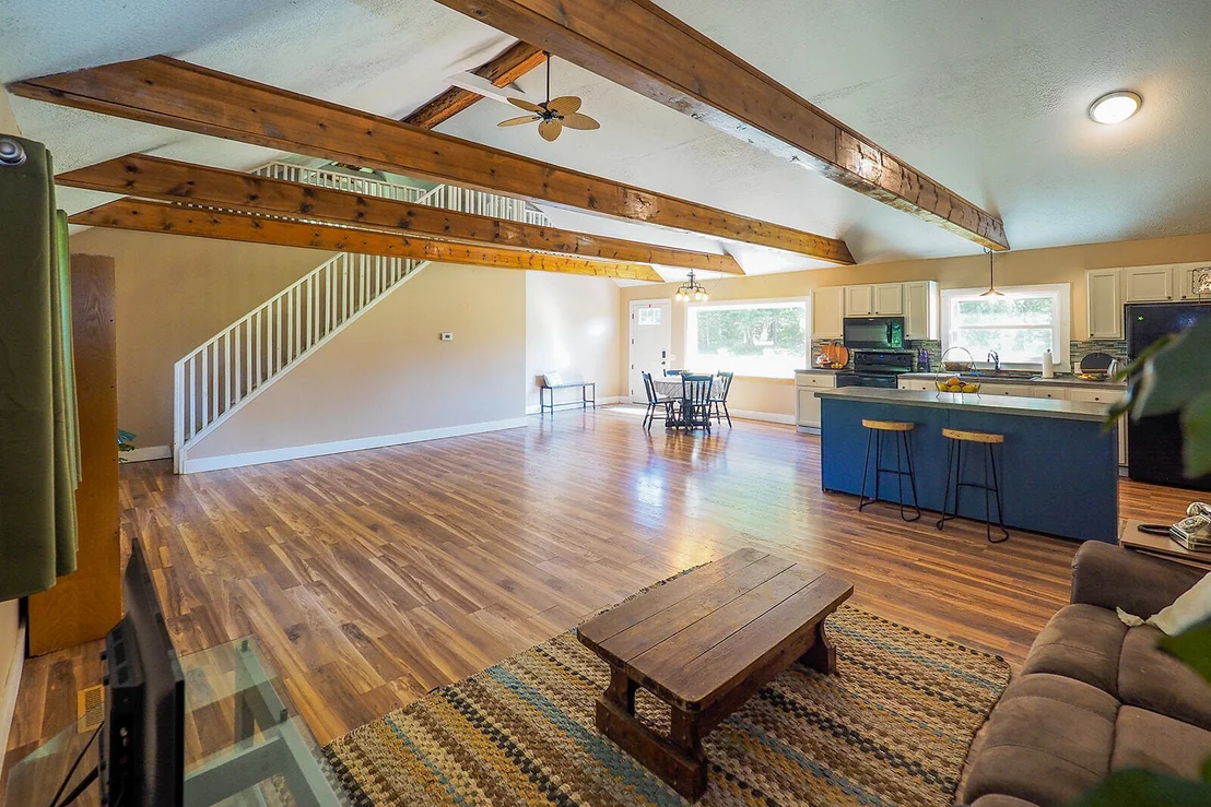 Photo of 557 W James Street