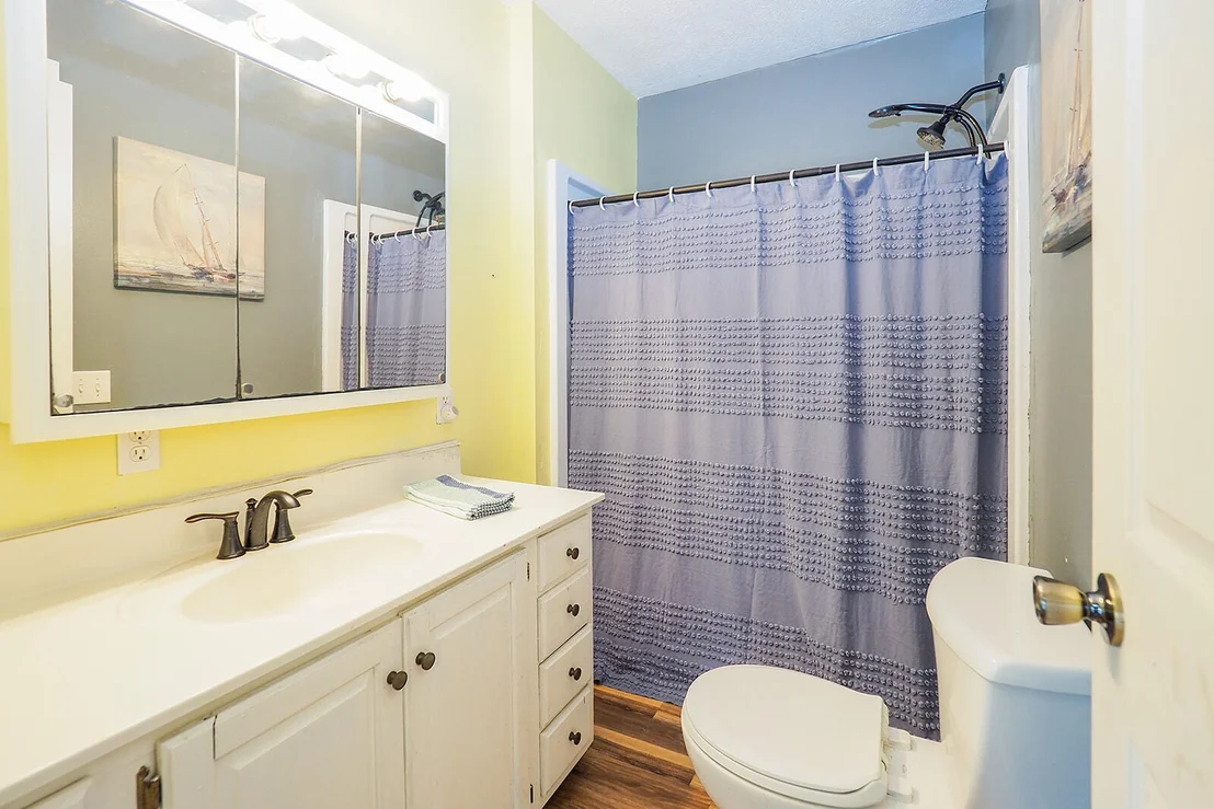 Photo of 557 W James Street