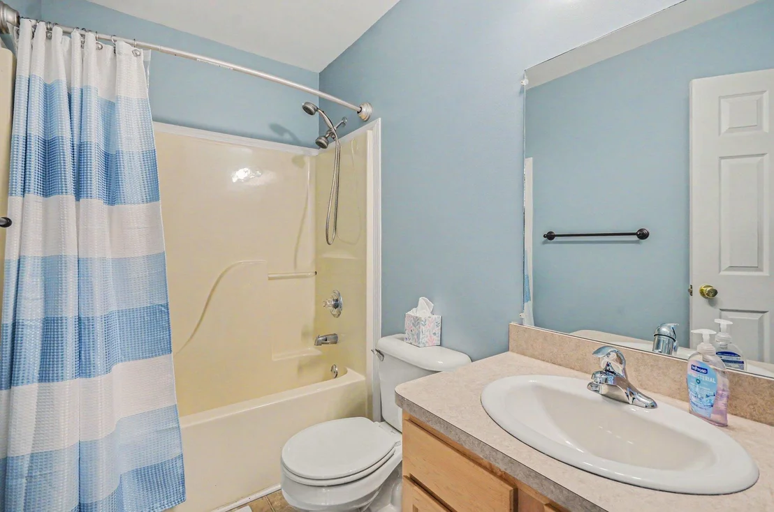 Photo of 6883 Maplelawn Drive