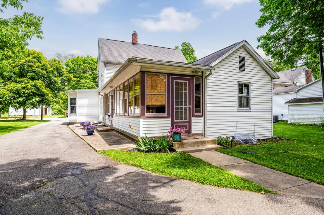 Photo of 413 W Front Street