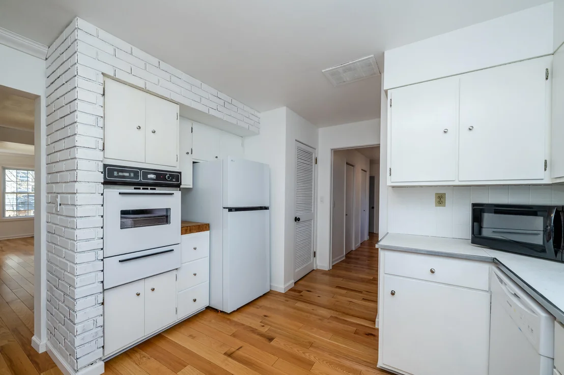 Photo of 547 Archer Avenue
