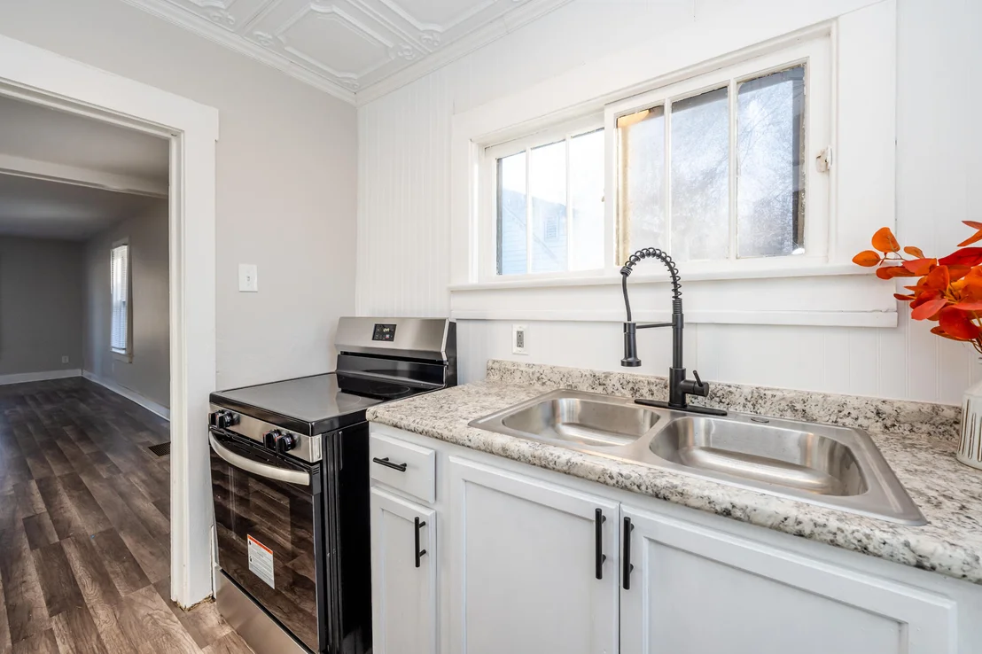 Photo of 1216 Broadway