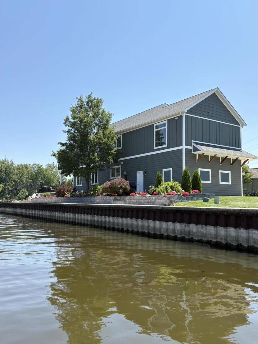 Photo of 2545 Bay Pointe Drive