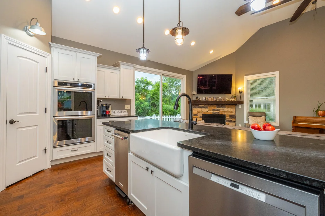 Photo of 2400 Bay Pointe Drive