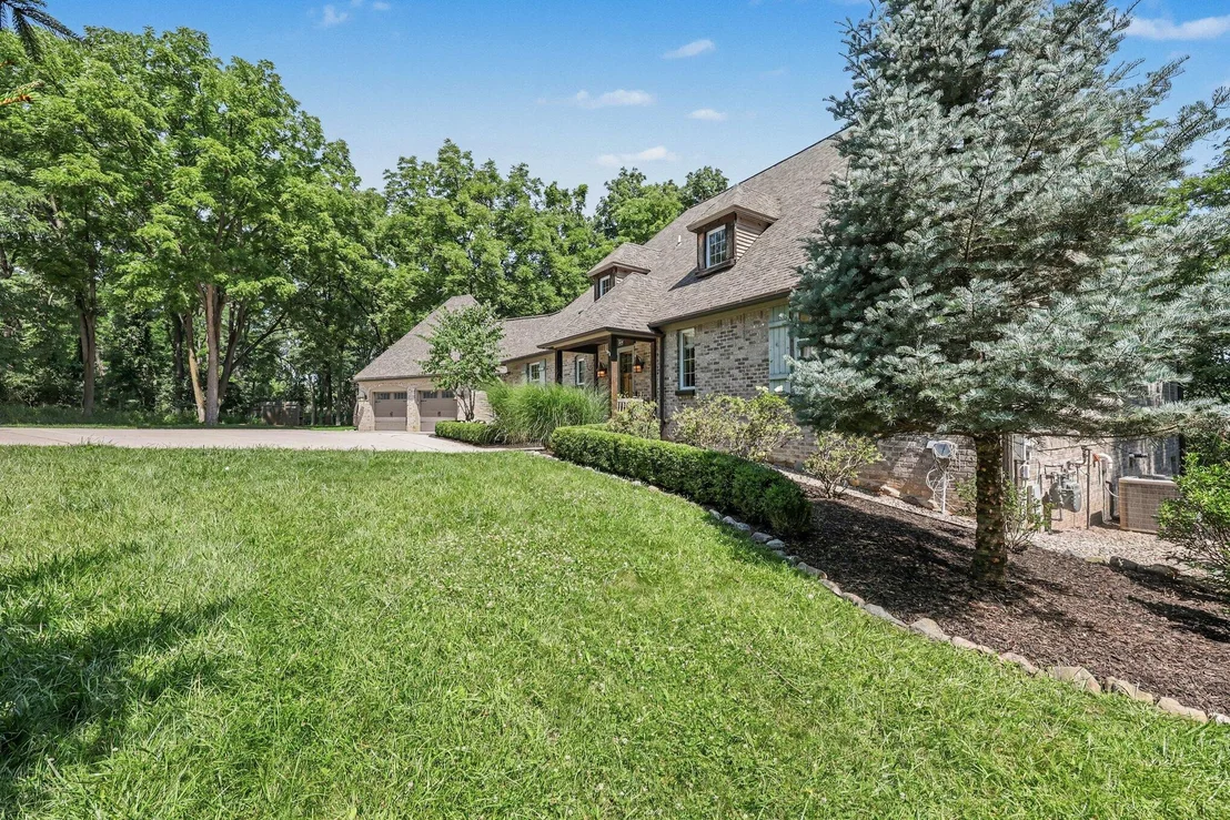 Photo of 1155 W Huron River Drive