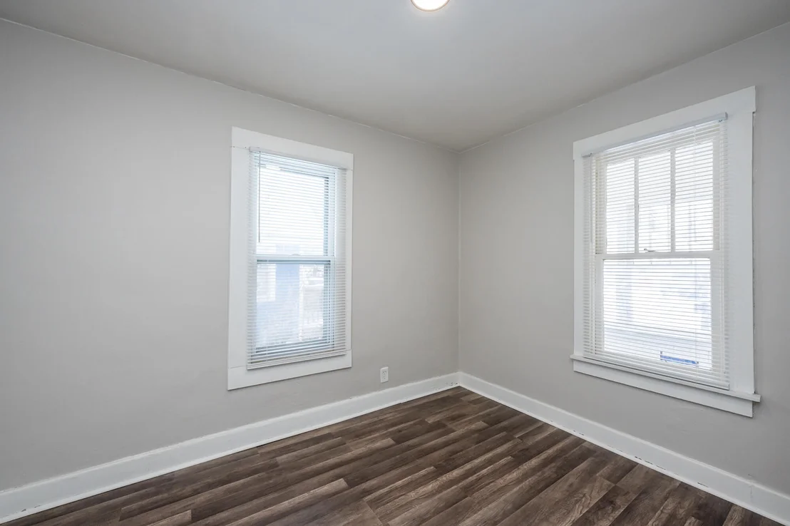Photo of 1216 Broadway
