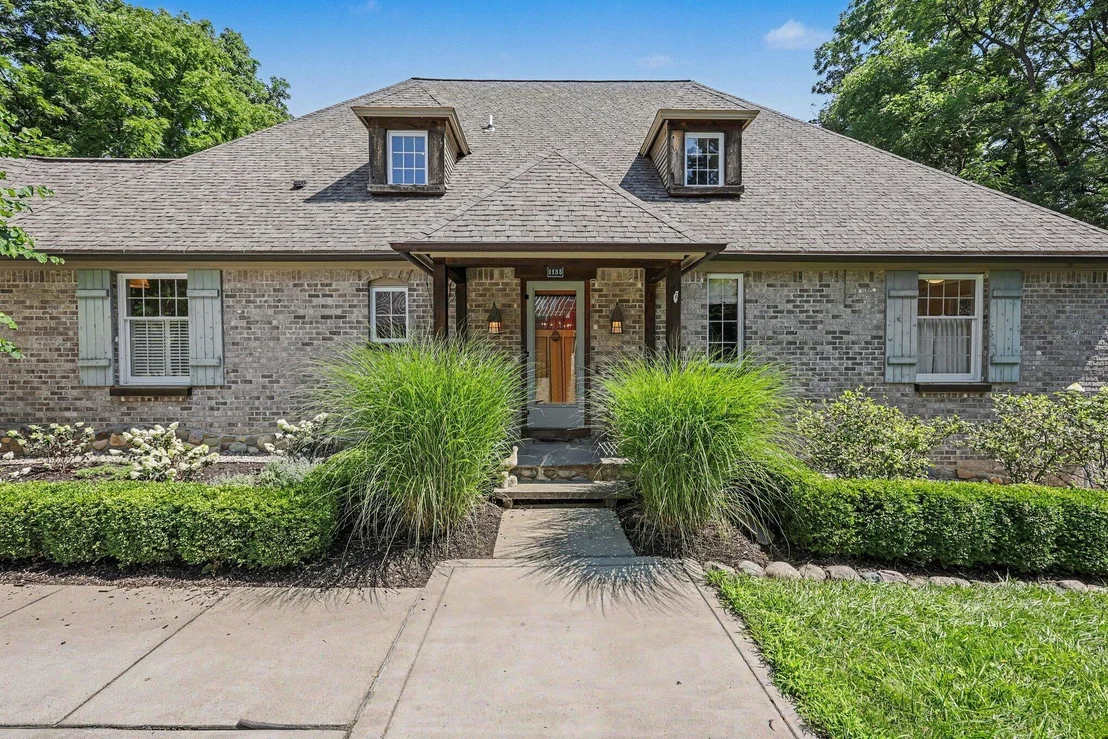 Photo of 1155 W Huron River Drive