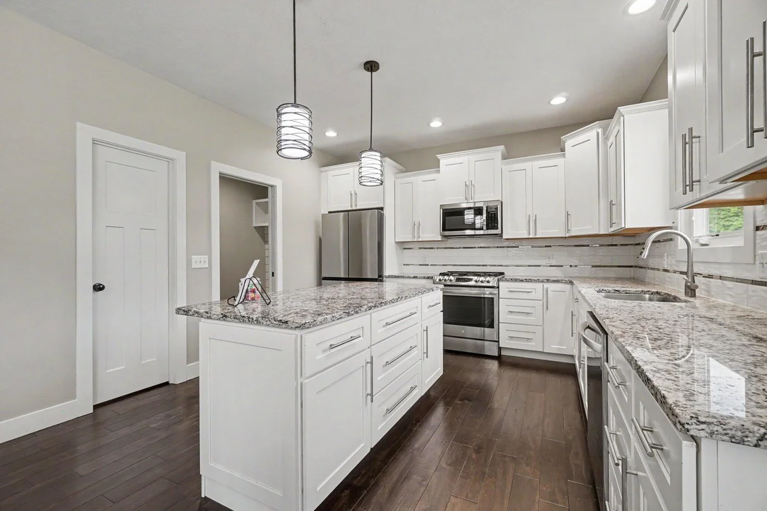 Photo of 42963 Mitchell Street